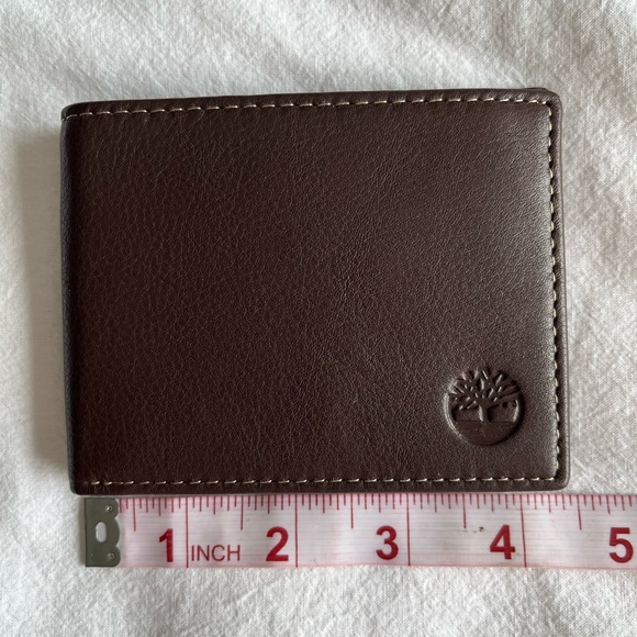 Timberland Men’s Brown Genuine Leather Bifold Passcase Wallet NWOT - Picture 4 of 8